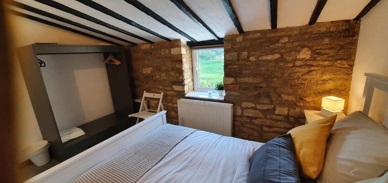 Quirky Cottage - Dogs Welcome - Free 24 hr Cancellation's Corsham Esterno foto